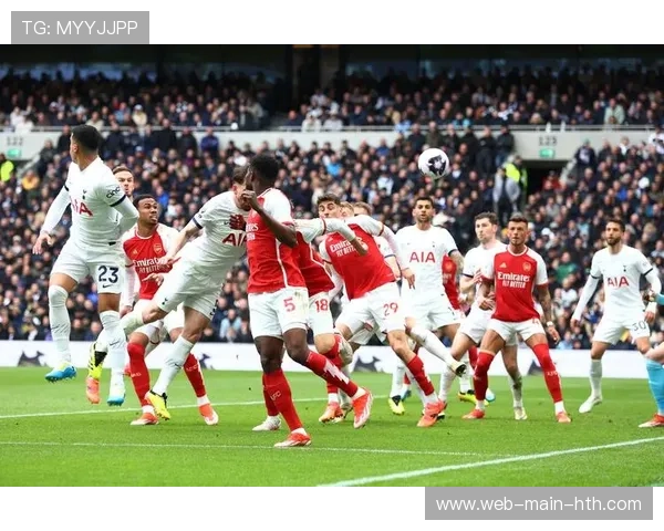 萨卡传中造乌龙后振臂，枪手小将关键先生